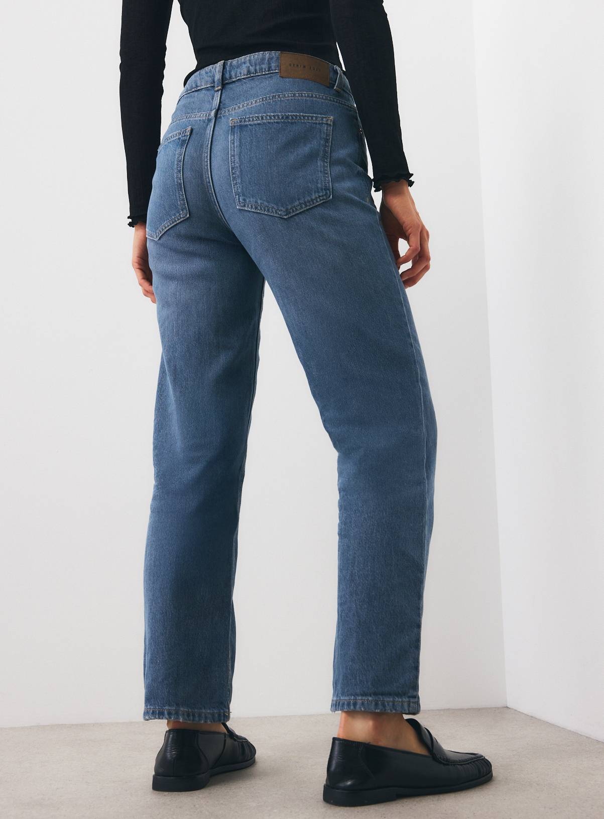 Mid Blue HIgh Rise Relaxed Straight Jeans 16L - Image 4